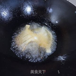 干炸小鲳鱼的做法步骤:5