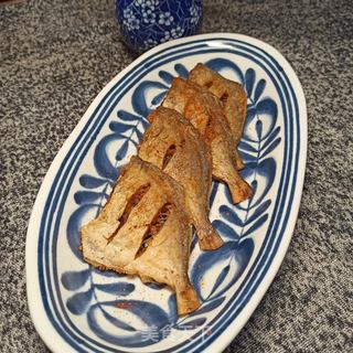 干炸小鲳鱼的做法步骤:7