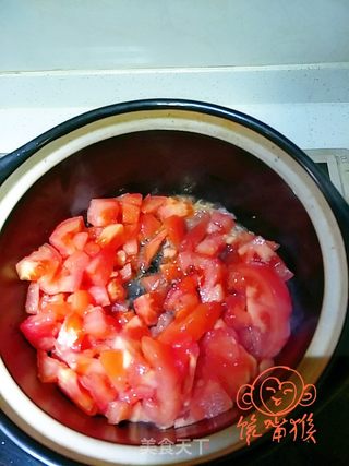 番茄砂锅土豆粉的做法步骤:3