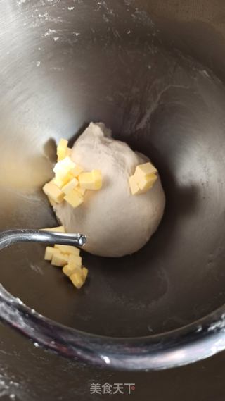 圣诞花环面包的做法步骤:2
