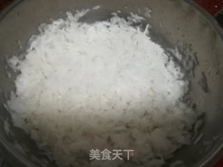 白萝卜虾仁馅饺子的做法步骤:2