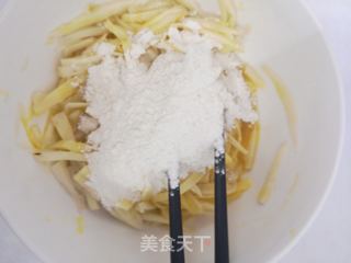 莲藕丝饼的做法步骤:4