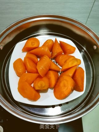 胡萝卜馒头的做法步骤:2