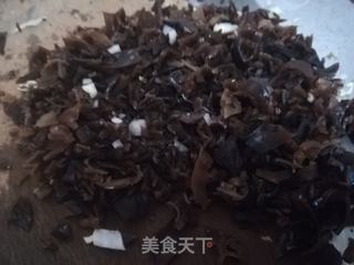鹅蛋木耳馅包子的做法步骤:3