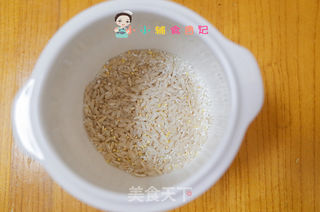 8个月以上胚芽米粥附各月龄水米比例的做法步骤:2