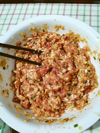 白菜肉馅馄饨的做法步骤:2