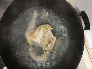 陈皮枸杞木耳竹荪鸡汤的做法步骤：2