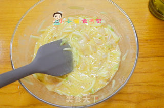 9个月以上西葫芦鸡肉蛋饼的做法步骤:5