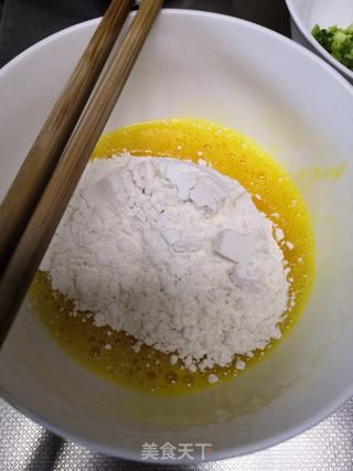 葱花鸡蛋卷饼的做法步骤:2