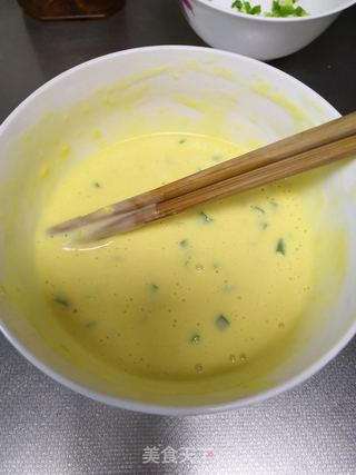 葱花鸡蛋卷饼的做法步骤:5