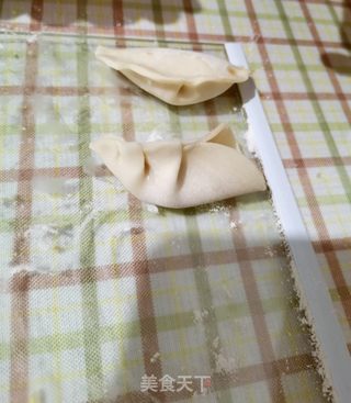 芝麻煎饺的做法步骤:4