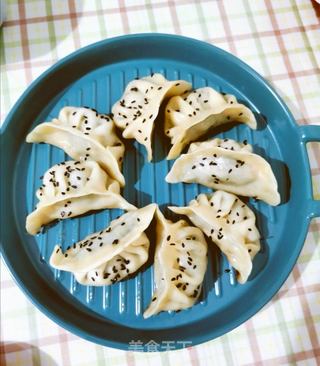 芝麻煎饺的做法步骤:9
