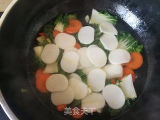 胡萝卜白菜年糕汤的做法步骤:7