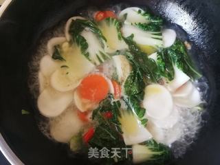 胡萝卜白菜年糕汤的做法步骤:8