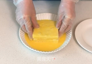 五分钟懒人快手早餐——港式西多士的做法步骤:4