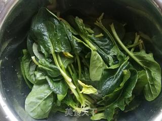 胡萝卜菠菜拌粉丝的做法步骤:3