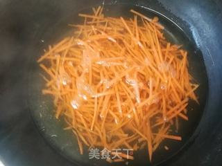 胡萝卜菠菜拌粉丝的做法步骤:5