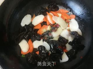 山药胡萝卜炒木耳的做法步骤:8