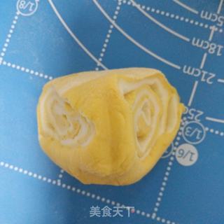 双色蝴蝶花卷的做法步骤:8