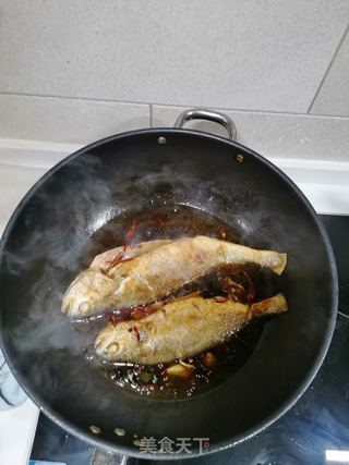 红烧黄花鱼的做法步骤：3