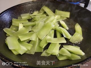 莴笋炒牛肉的做法步骤:5