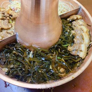 传统酸菜火锅的做法步骤:14