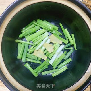 砂锅焖鸡翅的做法步骤:9