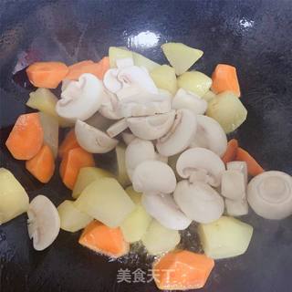砂锅焖鸡翅的做法步骤:13