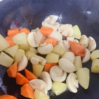 砂锅焖鸡翅的做法步骤:14