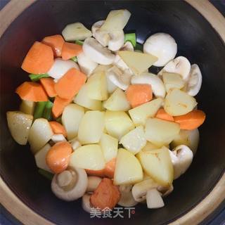 砂锅焖鸡翅的做法步骤:15