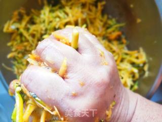 冬天包死面包子学会这一点,不用放发酵粉发面:蒸出包子超级好吃的做法步骤:2