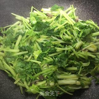 油渣炒香芹的做法步骤：6