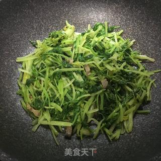 油渣炒香芹的做法步骤：7