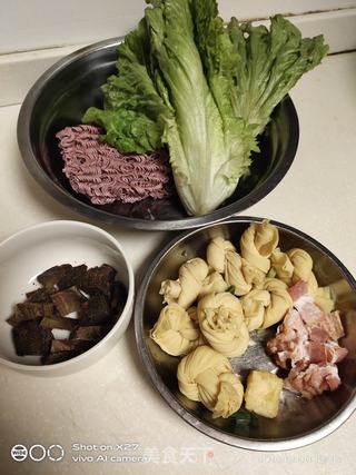 牛肉豆腐皮紫薯面的做法步骤：1