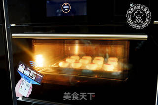 烤鸭鲜肉月饼的做法步骤:10