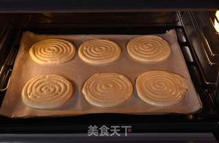 草莓扇贝蛋糕的做法步骤:8
