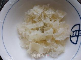 紫薯银耳糖水的做法步骤:2