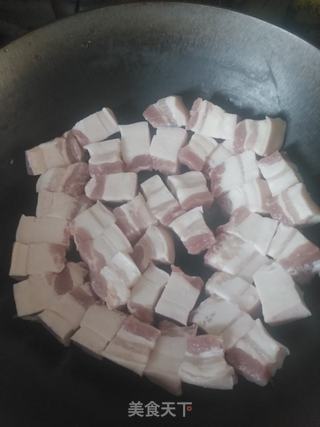 秘制红烧肉(不炒糖色不用油)的做法步骤:3