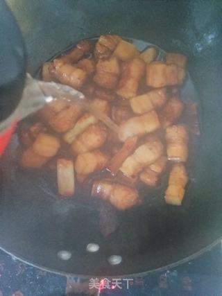秘制红烧肉(不炒糖色不用油)的做法步骤:10