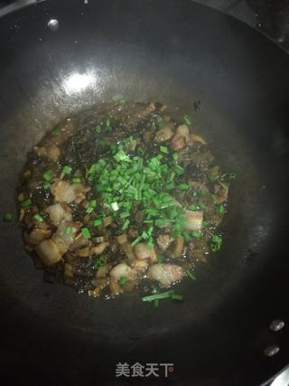 五花肉焖酸菜的做法步骤:10