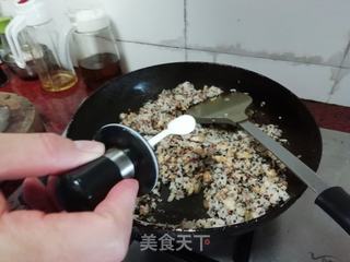 三色藜麦生蚝炒饭的做法步骤:12