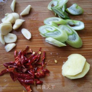 干煸土豆条的做法步骤：2