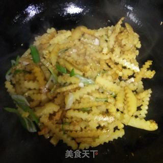 干煸土豆条的做法步骤：6