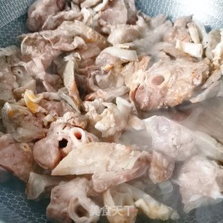 猪肺砂锅煲的做法步骤:3