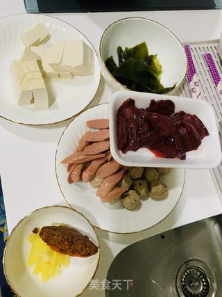 冬季美食，重庆麻辣烫乌冬的做法步骤：1