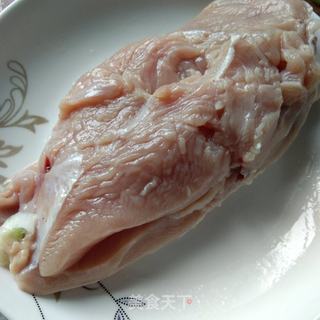 鸡肉香菇馄饨的做法步骤：1