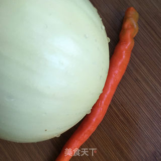 洋葱爆炒牛肉卷的做法步骤：2