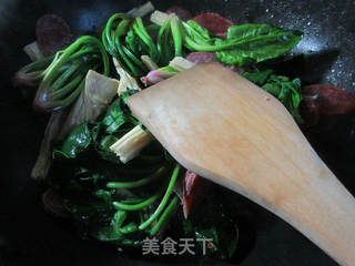 香肠腐竹菠菜的做法步骤：5