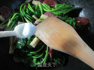 香肠腐竹菠菜的做法步骤：6