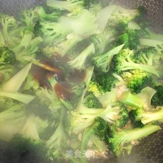 #蒜蓉蚝油西兰花的做法图解5